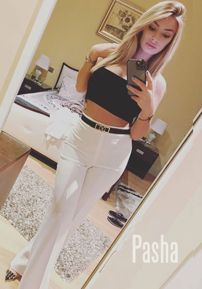open minded london escort CARINA