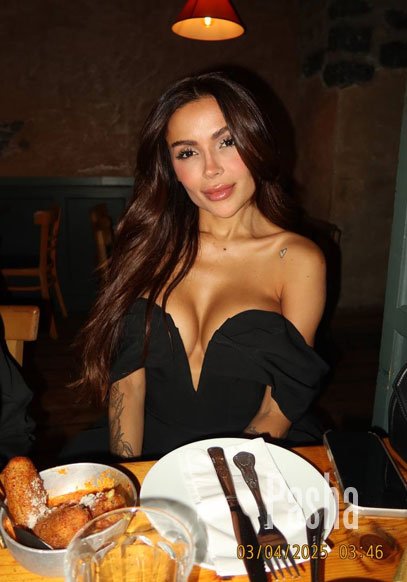 high class london escort GIDRIA
