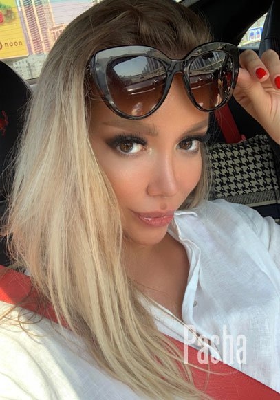 busty london escort ARIEL