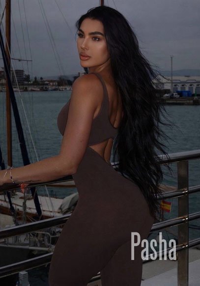 open minded escort ELITZA