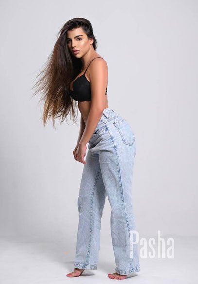 busty london escort LIA