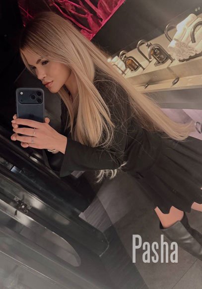 blonde london escort POENA