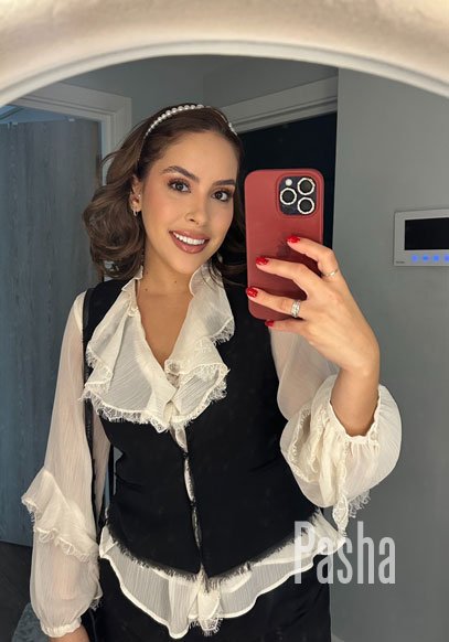 open minded london escort RUXANDRA