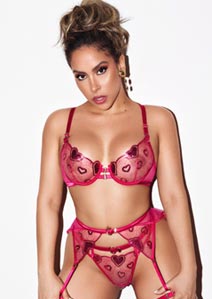 open minded london escort RUXANDRA