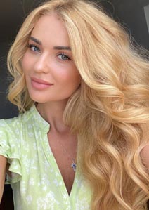 open minded escort SABRINA