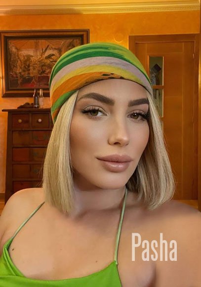 blonde london escort DIONISIA PASHA